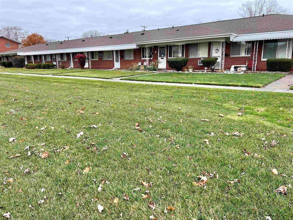 Eastpointe, MI 48021,23016 Kelly Road Unit #3