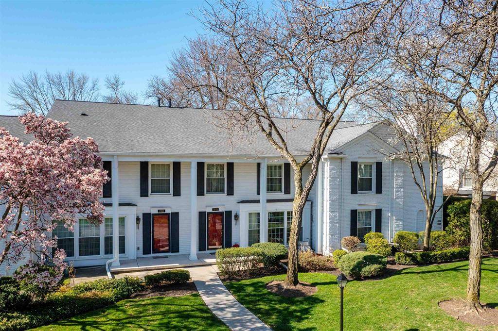 Grosse Pointe Woods, MI 48236,1993 Shorepointe Lane