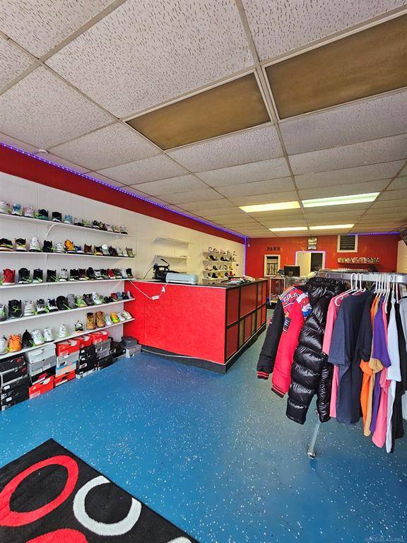Roseville, MI 48066,26323 Gratiot Avenue