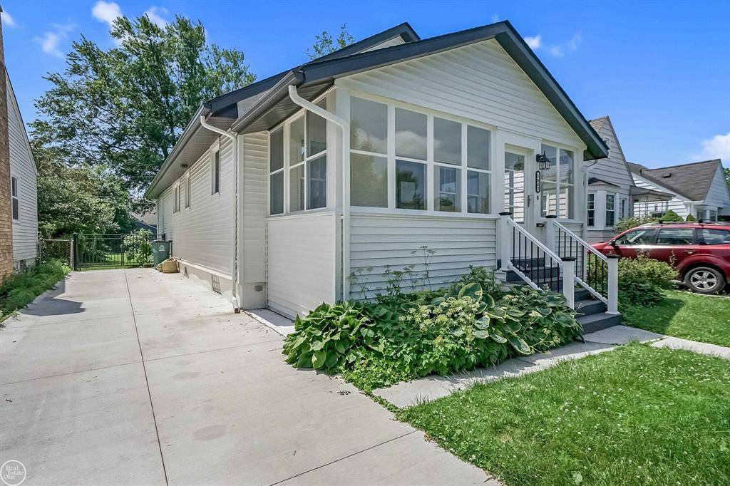 Berkley, MI 48072,1047 Harvard Road
