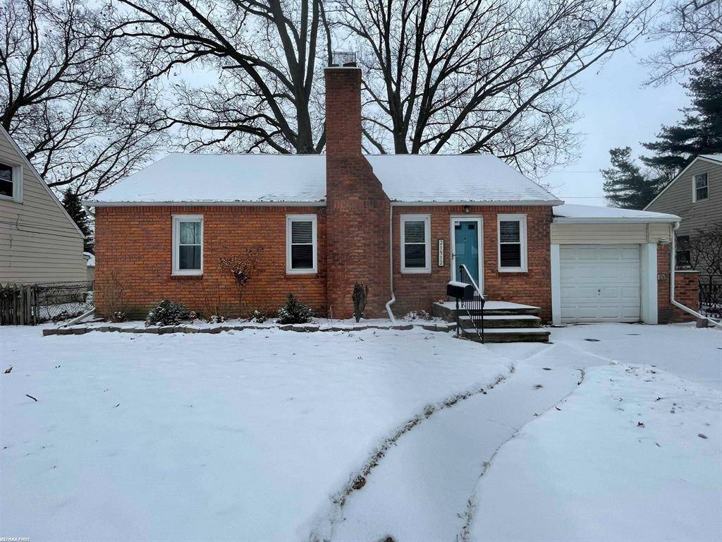 St. Clair Shores, MI 48080,21912 Harper Lake Avenue