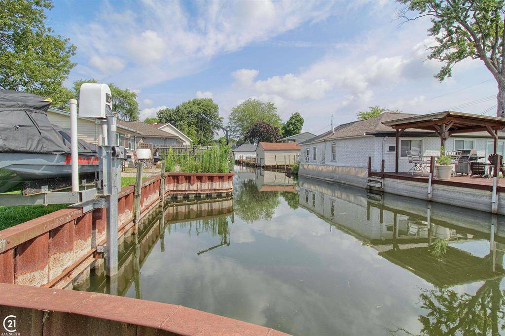 Harrison Twp, MI 48045,37924 Maplehill Street