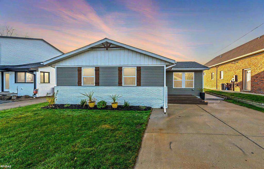 Harrison Twp, MI 48045,38228 Huron Pointe Drive