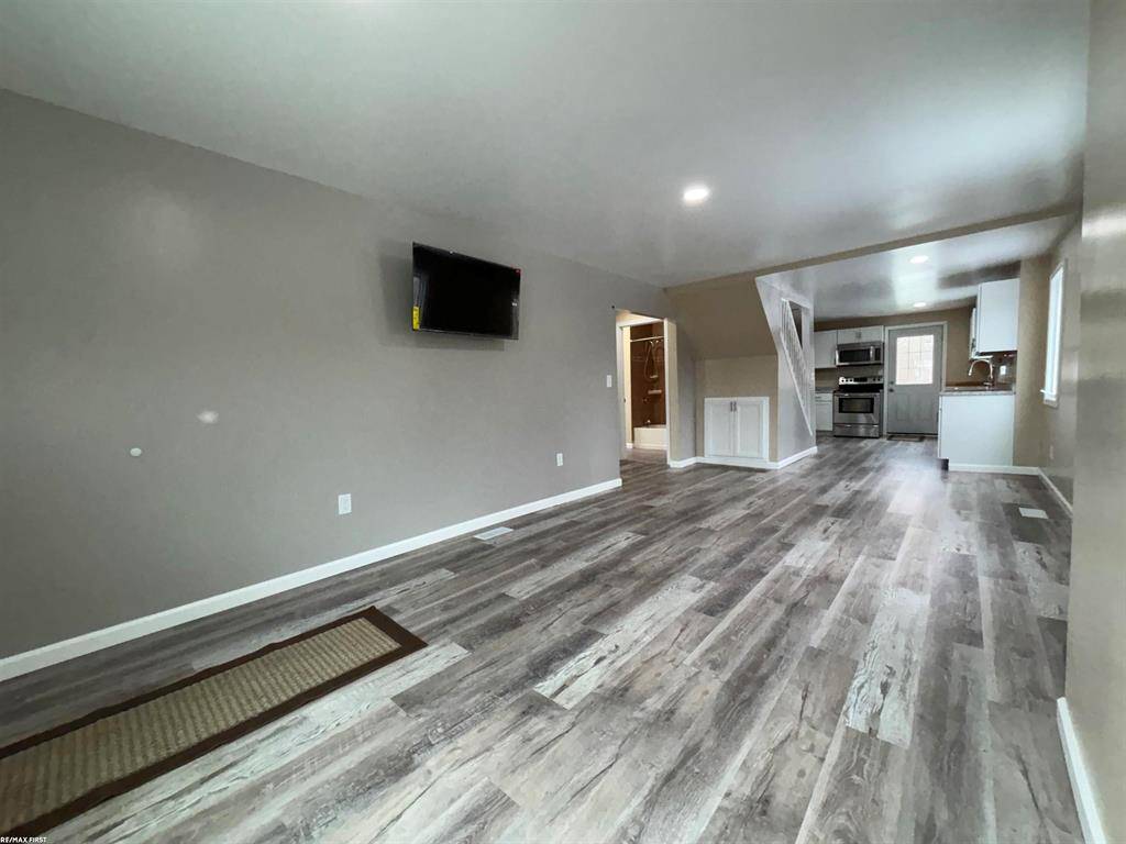 Chesterfield Twp, MI 48047,45527 JEFFERSON Avenue