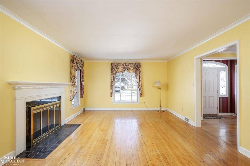 Grosse Pointe Park, MI 48230,911 Whittier Road