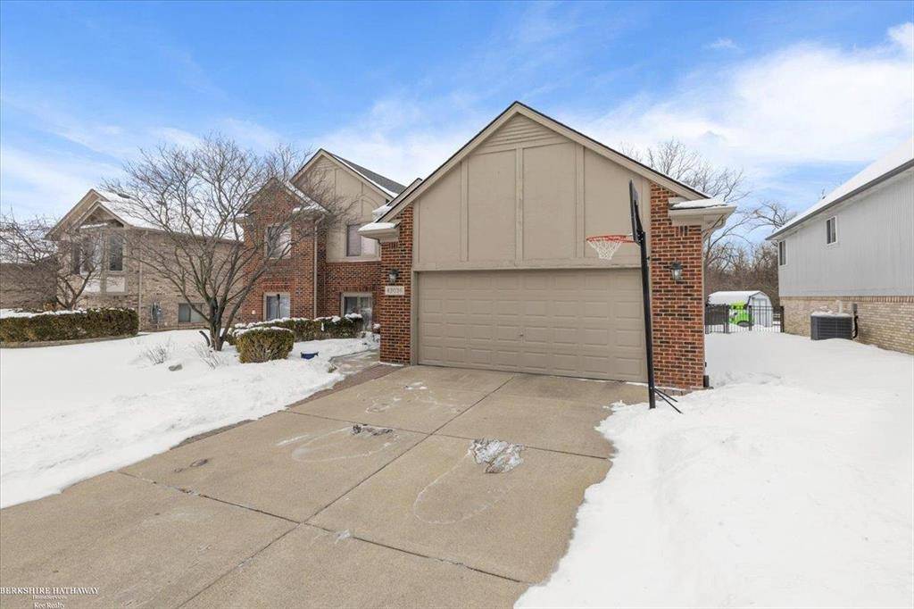 Clinton Twp, MI 48038,43036 Biland Drive