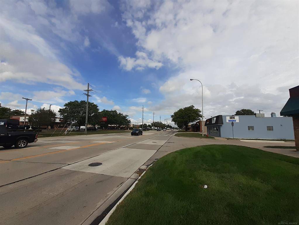 St. Clair Shores, MI 48080,23760 Harper Avenue
