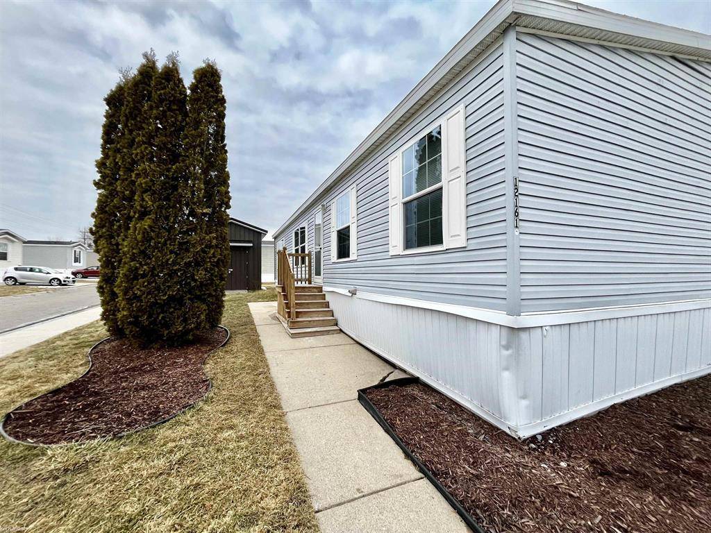 Romeo Vlg, MI 48065,12161 Creekview Avenue