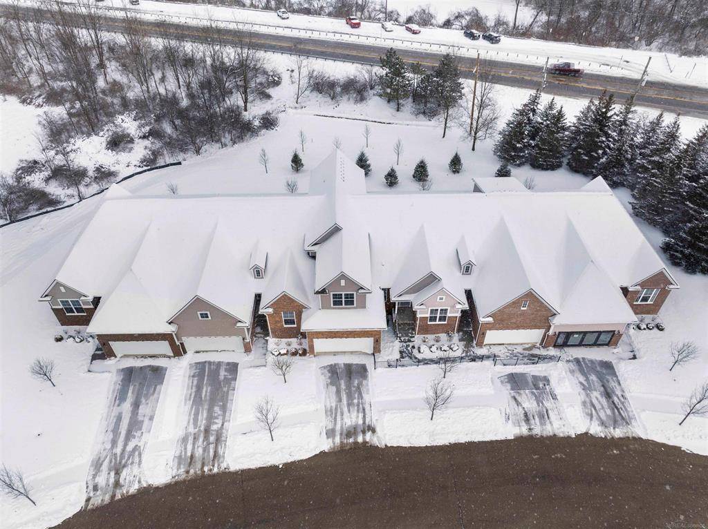 Hartland Twp, MI 48855,2221 Chase Drive 103