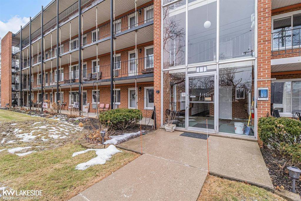 Royal Oak, MI 48073,2820 Woodslee Drive 403