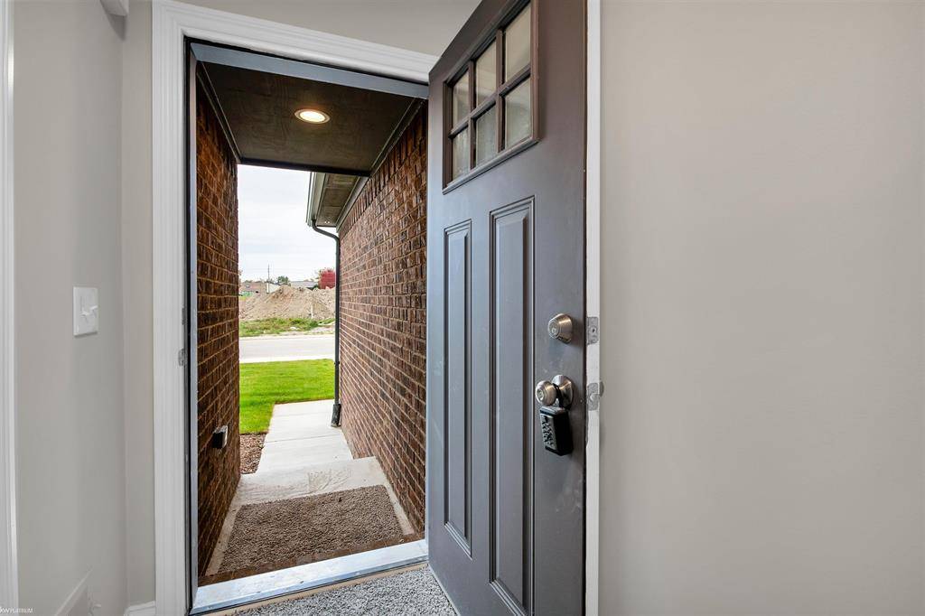 Chesterfield Twp, MI 48051,48382 Applegrove Lane 8