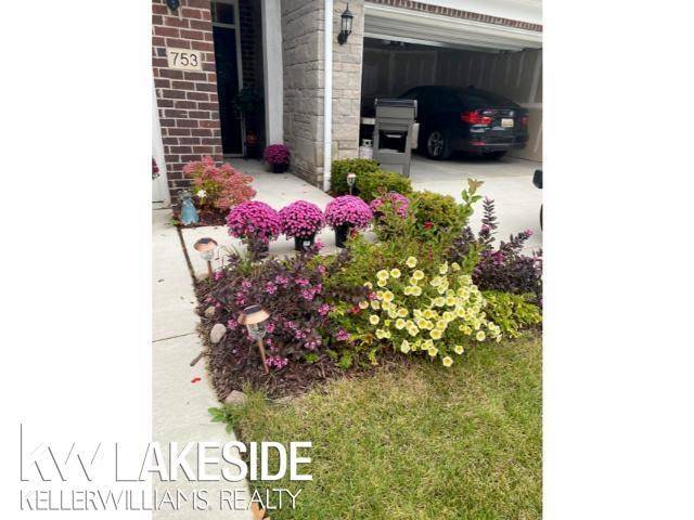 Rochester Hills, MI 48307,753 Hummingbird Drive