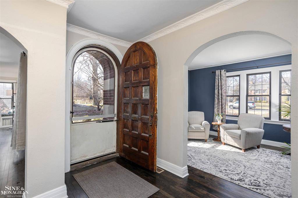 Grosse Pointe Park, MI 48230,1010 Buckingham Road