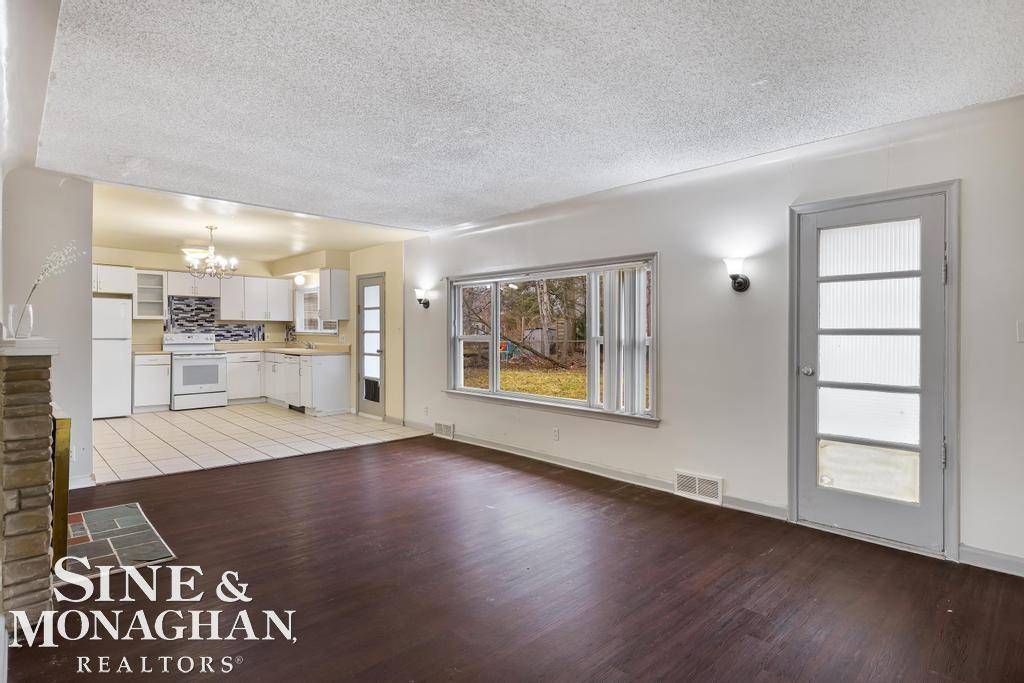 Harper Woods, MI 48225,20489 Woodside Street