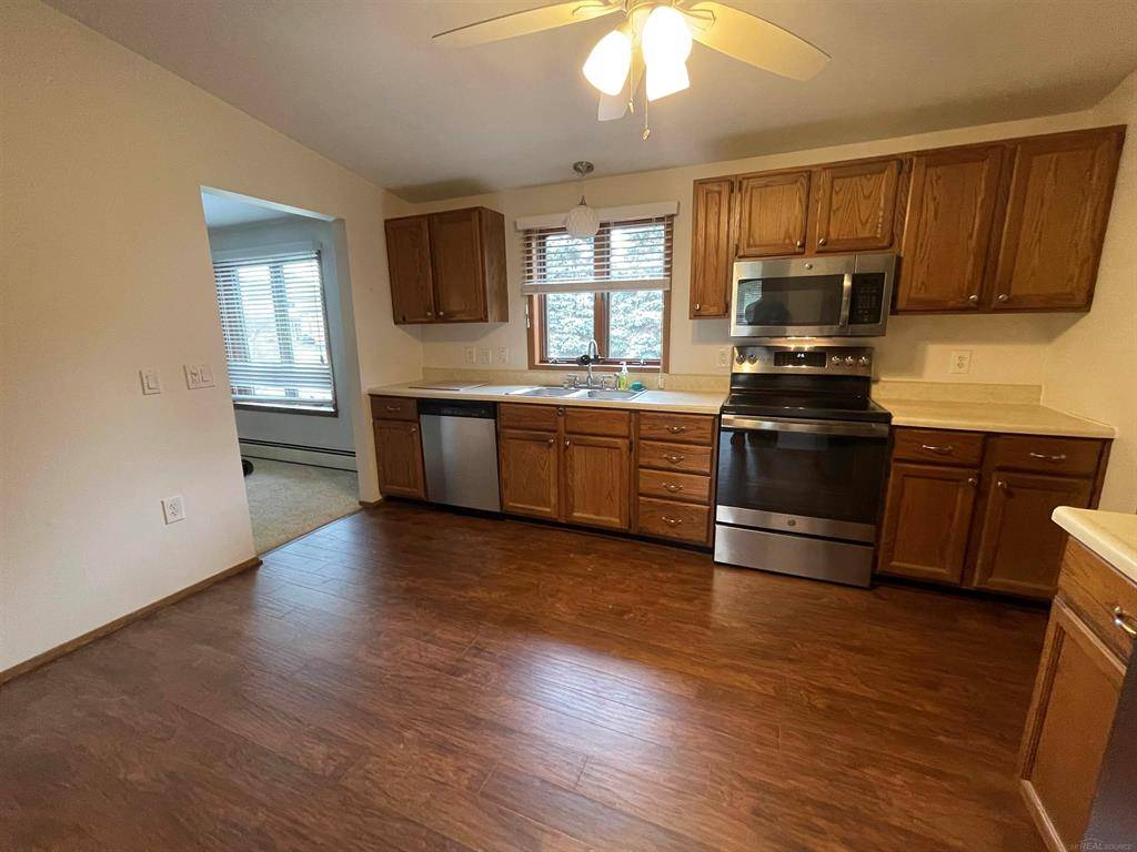Rochester Hills, MI 48307,975 Woodlane Drive #2