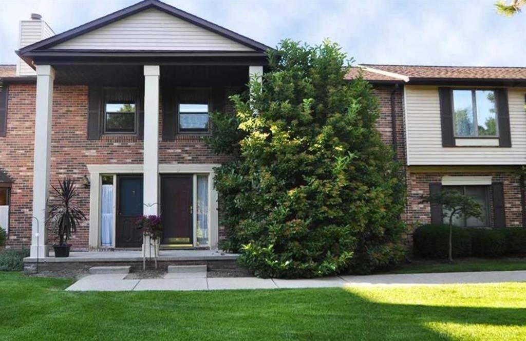 Rochester Hills, MI 48307,975 Woodlane Drive #2