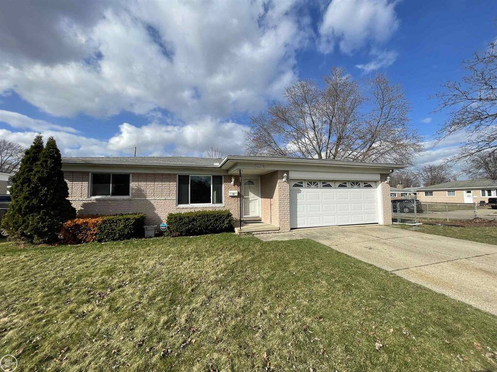 Roseville, MI 48066,16219 Susan Court