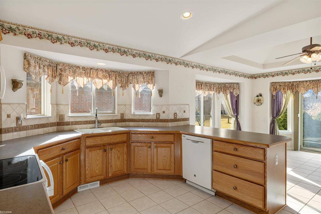 New Baltimore, MI 48047,37064 Willow Creek Lane