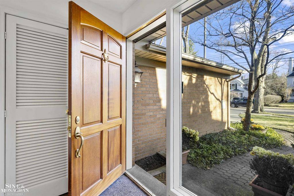 Grosse Pointe Farms, MI 48236,81 Moross Road