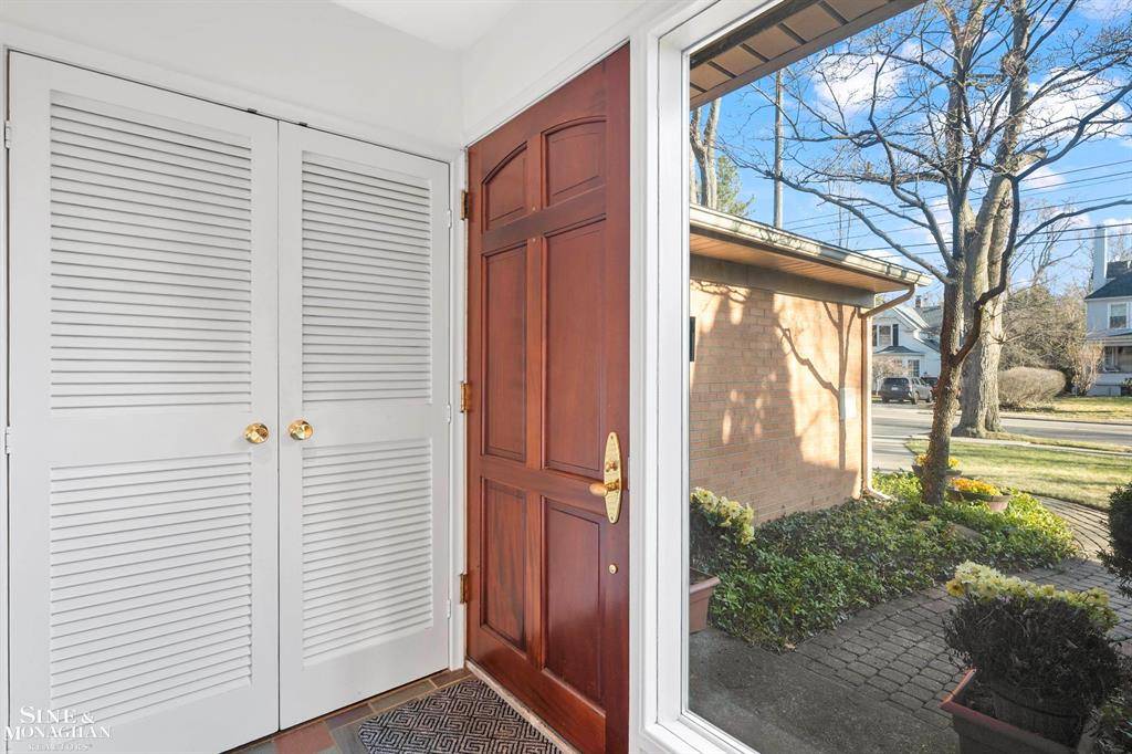 Grosse Pointe Farms, MI 48236,81 Moross Road