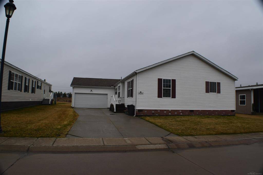 Lenox Twp, MI 48048,37215 Grindstone Trail