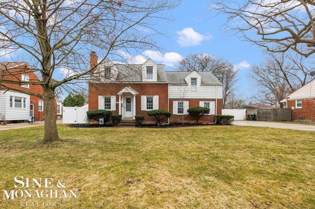 Grosse Pointe Woods, MI 48236,2207 Hawthorne Road