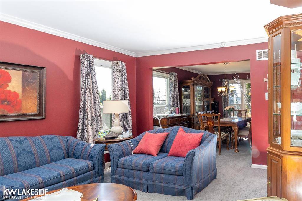 Rochester, MI 48307,1022 Pointe Place Boulevard