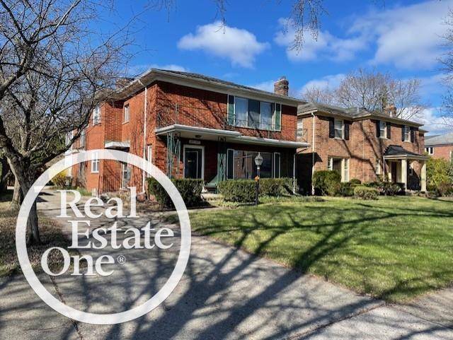 Grosse Pointe Park, MI 48230,905 907 HARCOURT Road