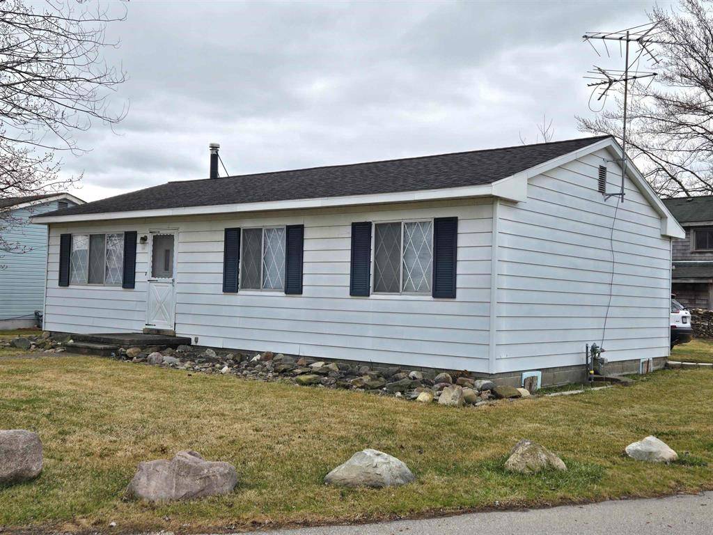 Algonac, MI 48001,121 N Park Drive