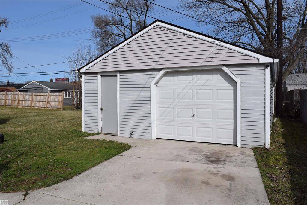 Roseville, MI 48066,26710 Woodmont Street
