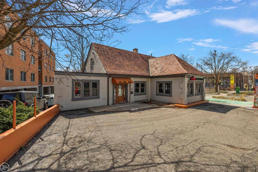 Ann Arbor, MI 48104,221 W Liberty Street