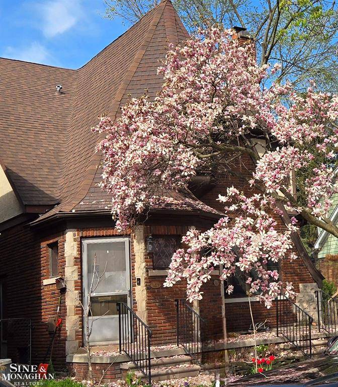 Grosse Pointe Park, MI 48230,861 Beaconsfield Avenue Upper