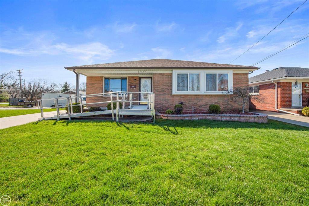 St. Clair Shores, MI 48081,25129 San Rosa Drive