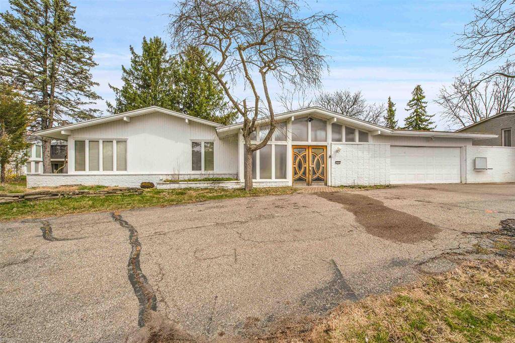 West Bloomfield Twp, MI 48323,3352 Bloomfield Shore Drive