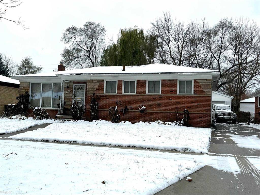 Oak Park, MI 48237,23541 Cloverlawn Street
