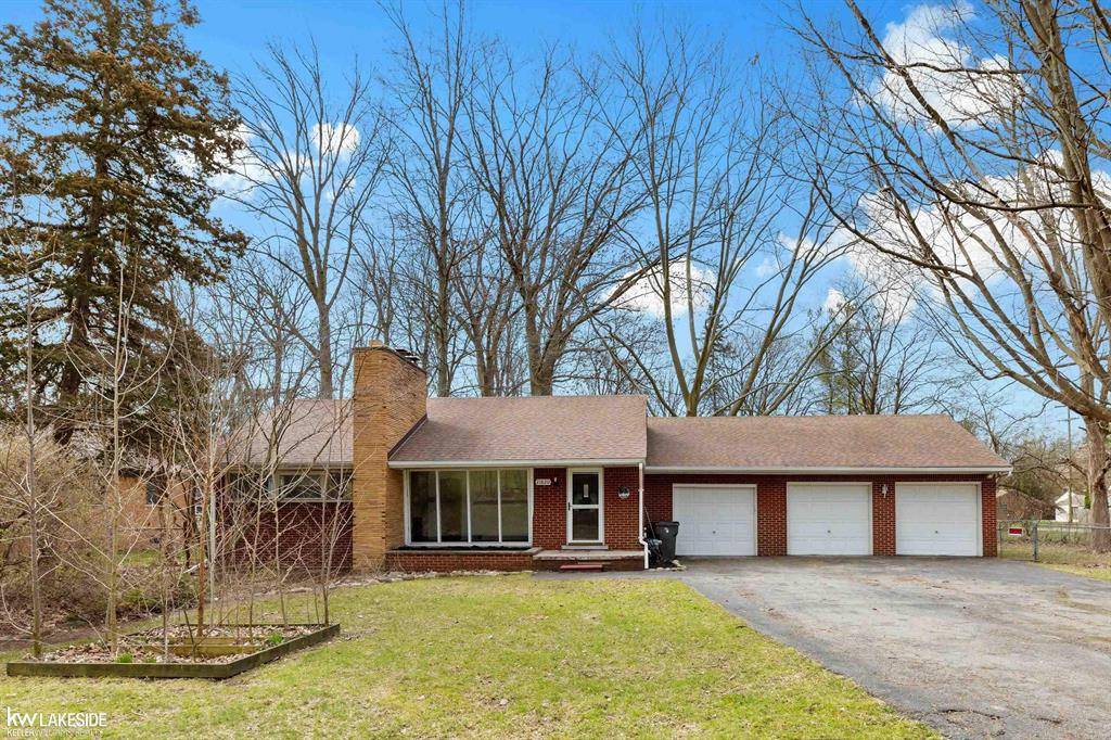 Clinton Twp, MI 48036,21820 Drexel Street