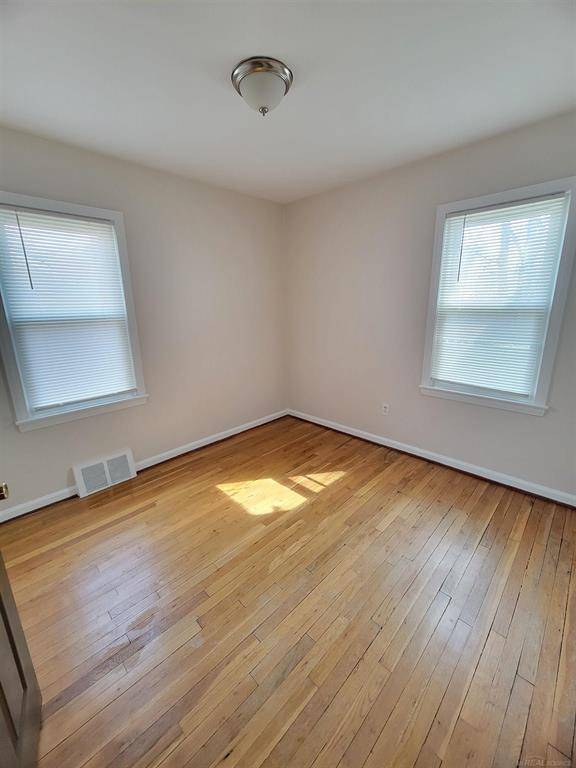 Oak Park, MI 48237,23280 Forest Street