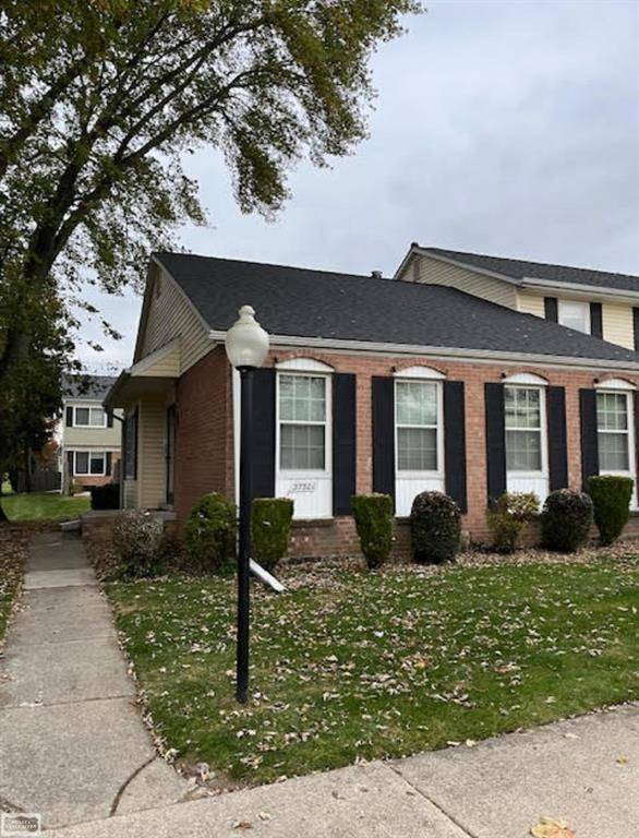 Clinton Twp, MI 48036,37301 Glenbrook Drive