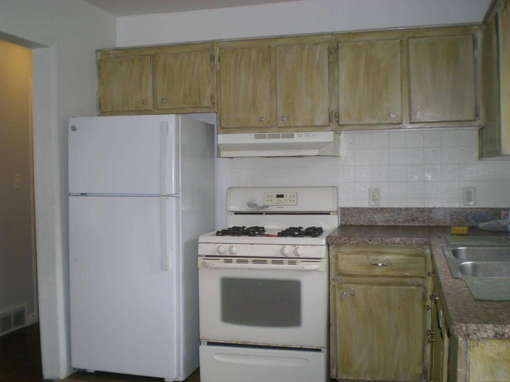 Clinton Twp, MI 48035,19430 Colman Street