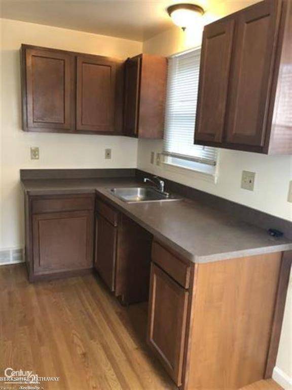 Eastpointe, MI 48021,22069 lambrecht Street