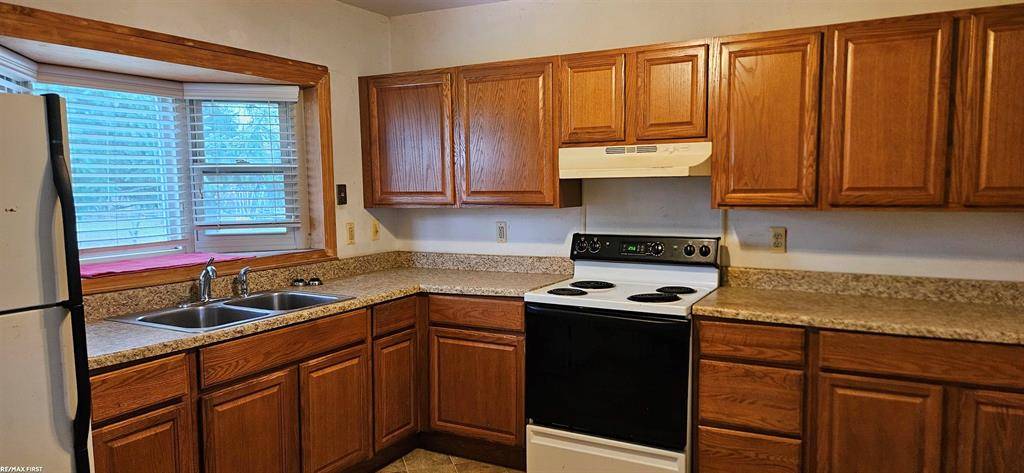 Clinton Twp, MI 48036,37939 Emery Drive