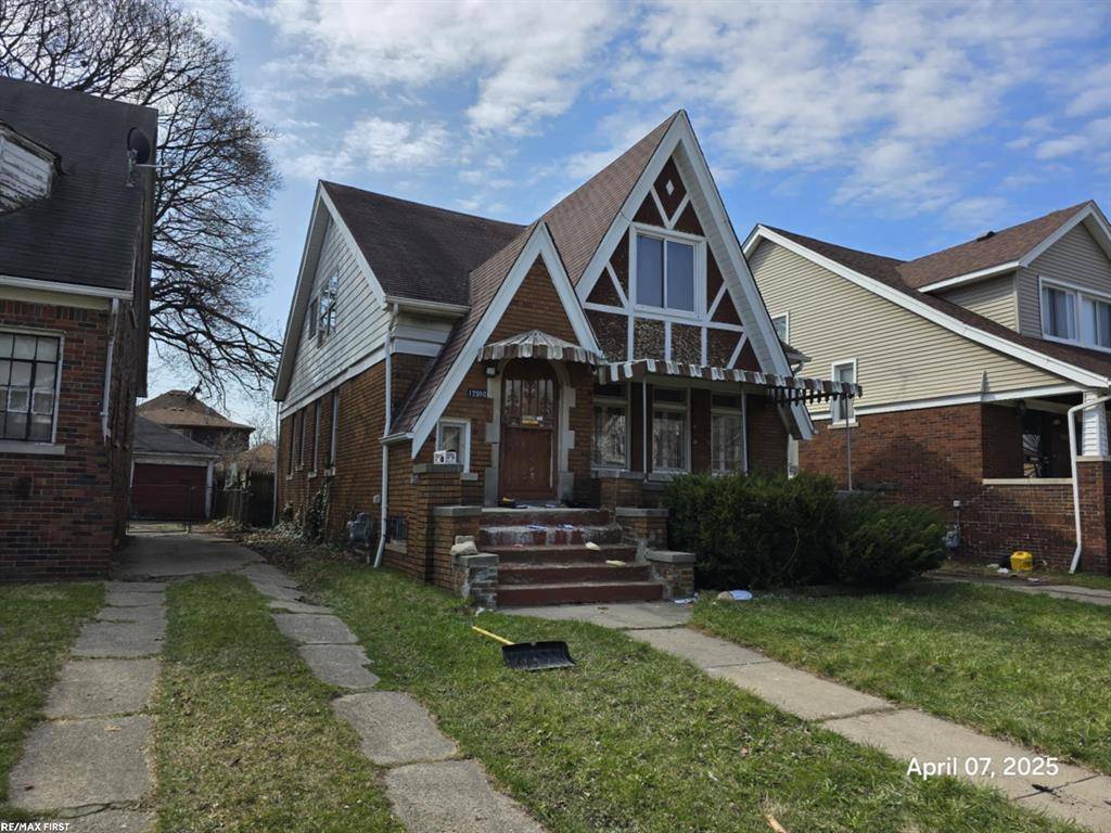 Detroit, MI 48213,12590 Rosemary Street