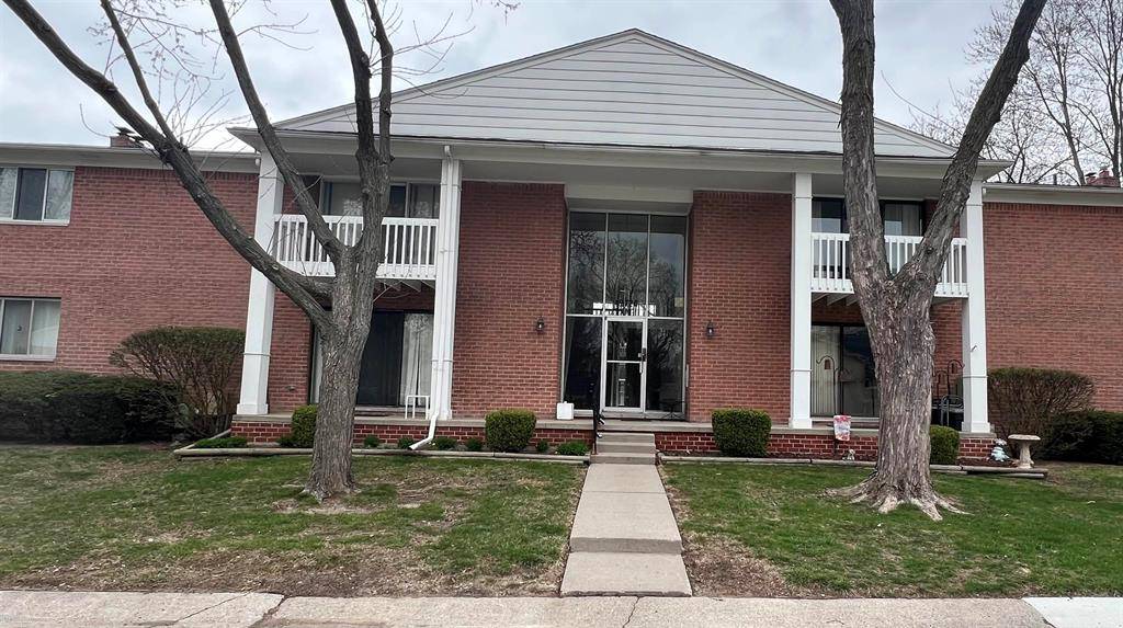 Clinton Twp, MI 48038,42720 Sheldon Street apt 143