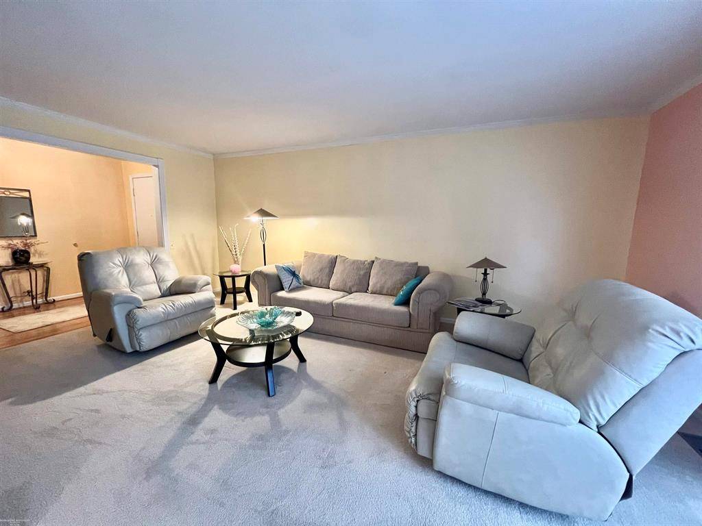 Clinton Twp, MI 48038,42720 Sheldon Street apt 143