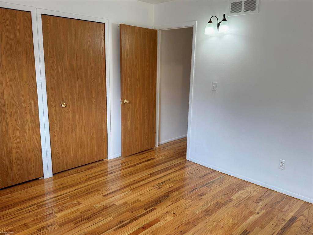 Center Line, MI 48015,8751 Sterling Street