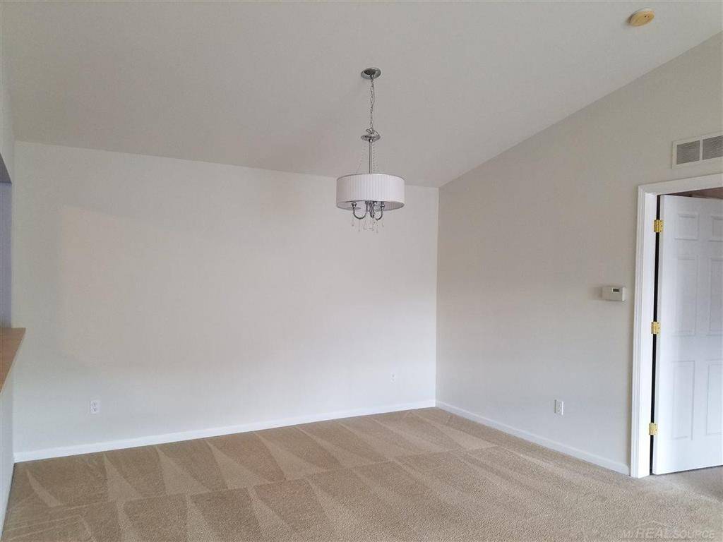 Macomb Twp, MI 48044,16404 Dominion Drive 203