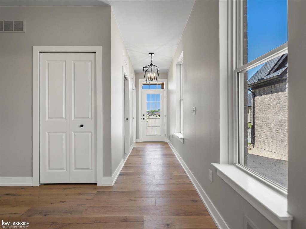 Macomb Twp, MI 48042,18708 Saint Joseph Drive