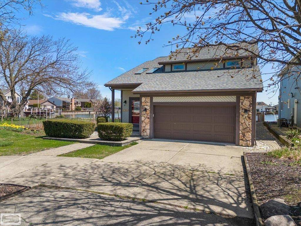 Harrison Twp, MI 48045,37952 Circle Drive