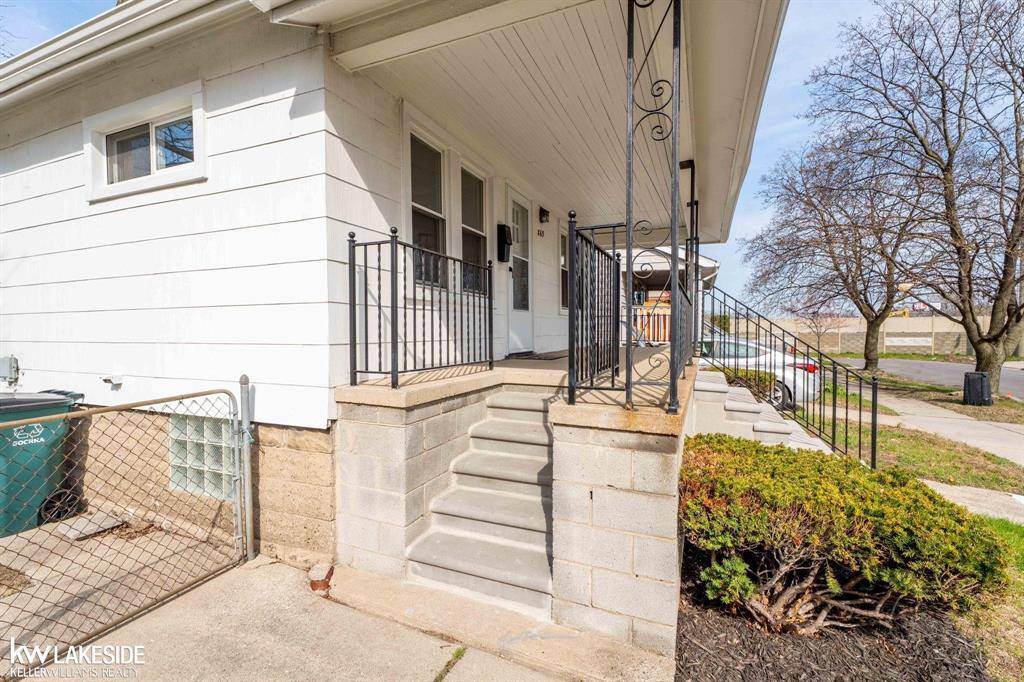 Ferndale, MI 48314,869 E BENNETT Avenue