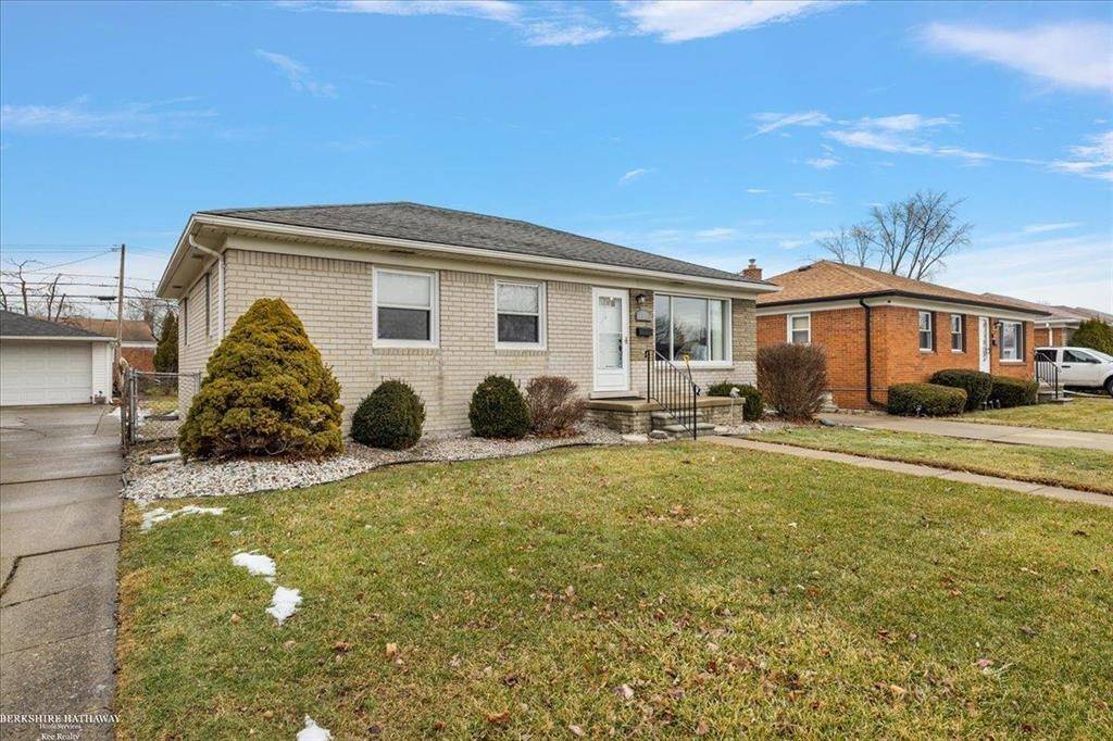 Eastpointe, MI 48021,17085 Bell Street